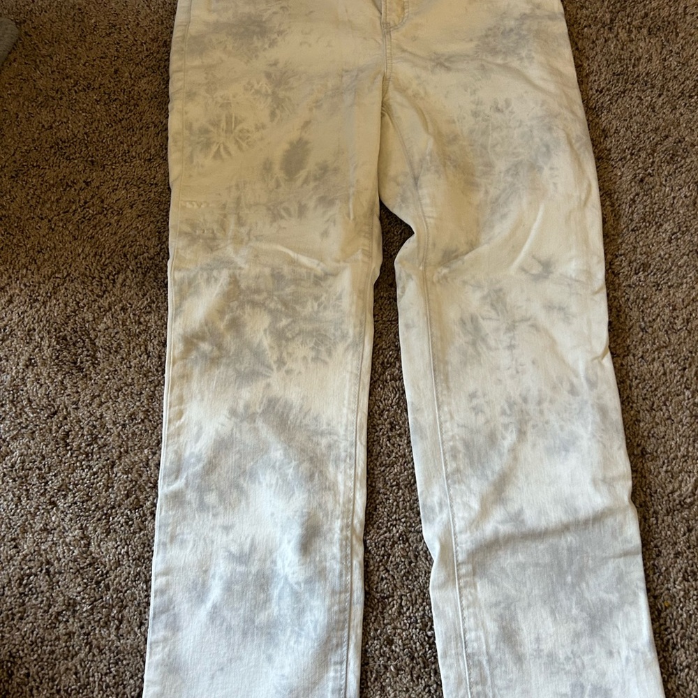 Chicos Tie-Dye Jeans in Gray and White